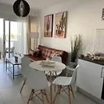 White Deluxe Lejlighed