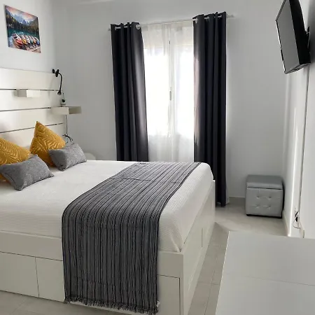 White Deluxe Apartmán