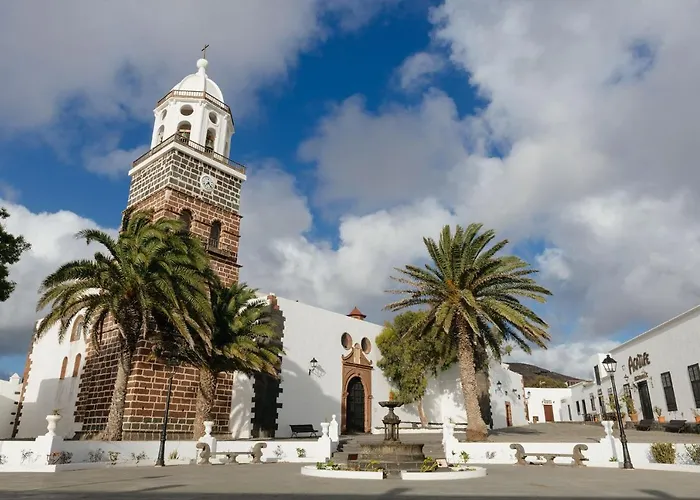 White Deluxe * Costa Teguise