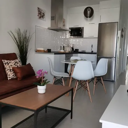 White Deluxe コスタ・テギセ